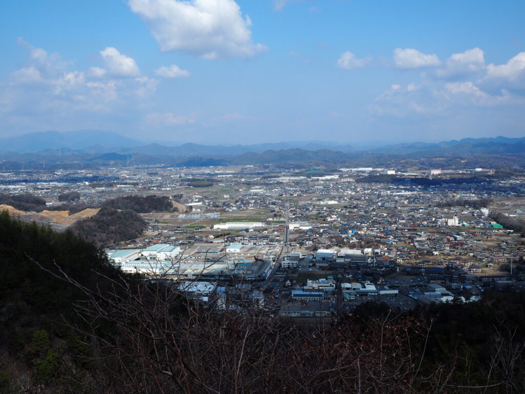 山から見下ろした街並み