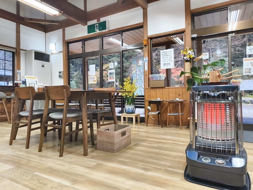 似兒草の店内の様子冬
